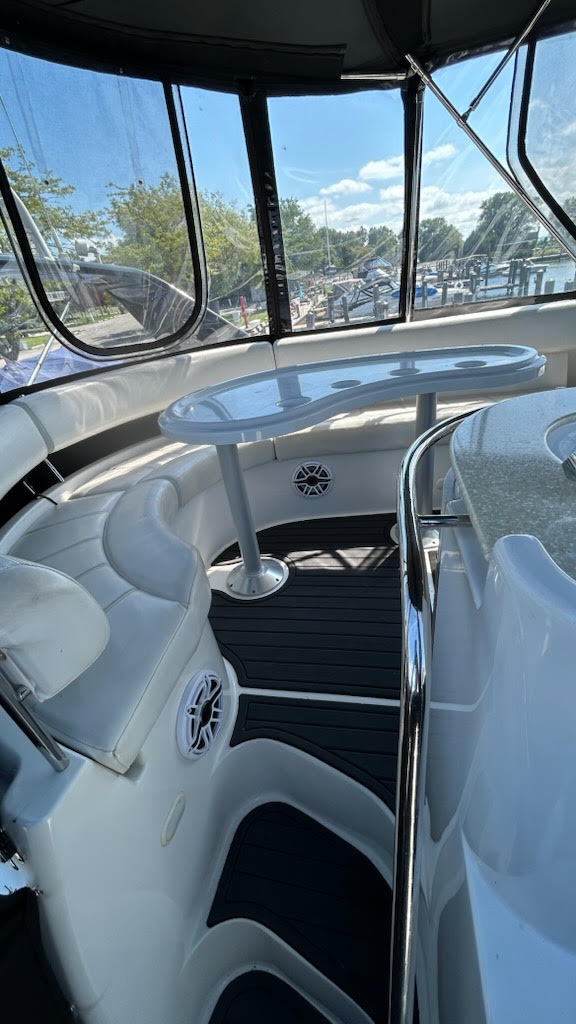 2002 Carver 410 Sport Sedan flybridge seating