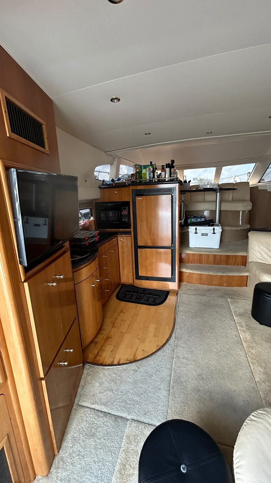 2002 Carver 410 Sport Sedan galley
